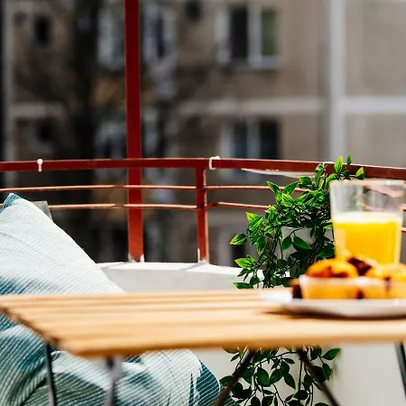 Retro In The Middle Of Old Town * Bukarest