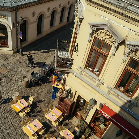 Retro In The Middle Of Old Town Apartment *