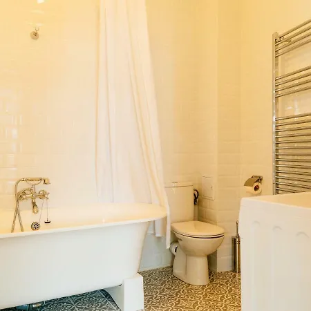 Retro In The Middle Of Old Town * Bukarest