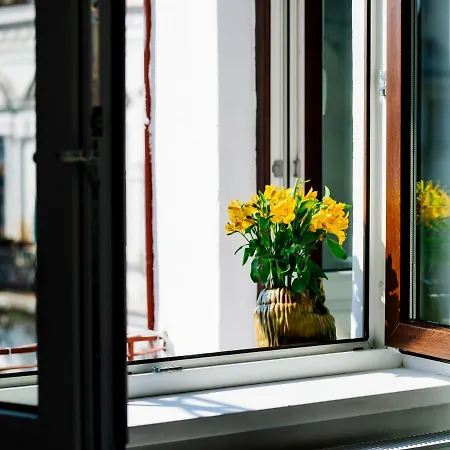 Retro In The Middle Of Old Town * Bukarest