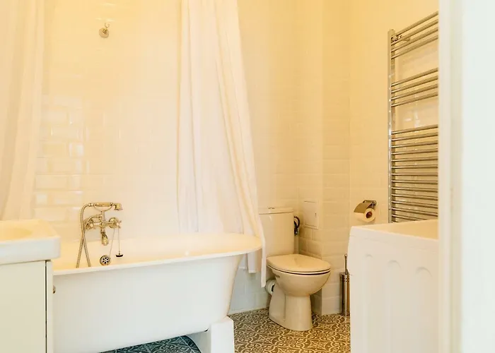 Retro In The Middle Of Old Town * Bukurešť