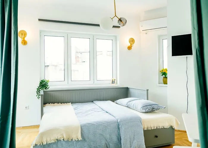 Retro In The Middle Of Old Town Apartamento Bucareste